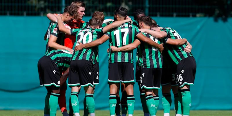 Hannover 96 thăng hạng lên giải hạng nhất